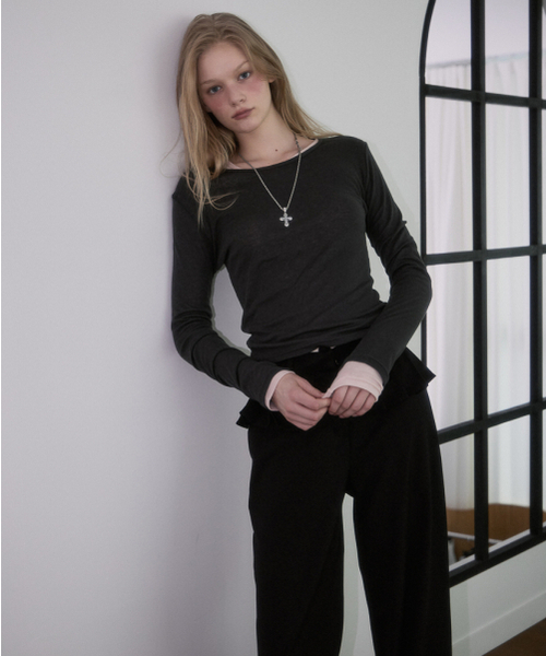 ROSEFRANTZ（ロゼフランツ）の「Essential Layered Long Sleeve [Charcoal]（Tシャツ/カットソー・レディース・チャコールグレー・OS）」の5枚目の写真