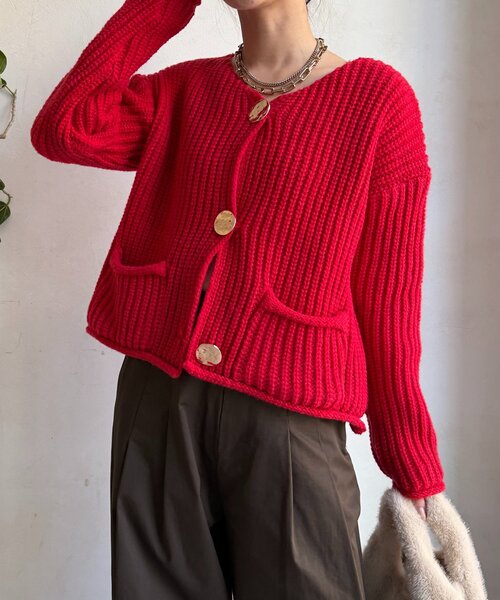 DouDou（ドゥドゥ）の「メタルビッグボタンローゲージカーディガン（カーディガン/ボレロ・レディース・チャコールグレー/レッド/オフホワイト・FREE）」の3枚目の写真