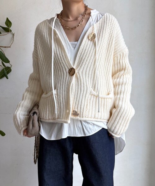 DouDou（ドゥドゥ）の「メタルビッグボタンローゲージカーディガン（カーディガン/ボレロ・レディース・チャコールグレー/レッド/オフホワイト・FREE）」の10枚目の写真