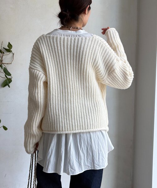 DouDou（ドゥドゥ）の「メタルビッグボタンローゲージカーディガン（カーディガン/ボレロ・レディース・チャコールグレー/レッド/オフホワイト・FREE）」の12枚目の写真