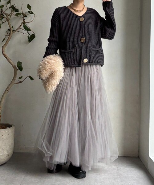 DouDou（ドゥドゥ）の「メタルビッグボタンローゲージカーディガン（カーディガン/ボレロ・レディース・チャコールグレー/レッド/オフホワイト・FREE）」の13枚目の写真