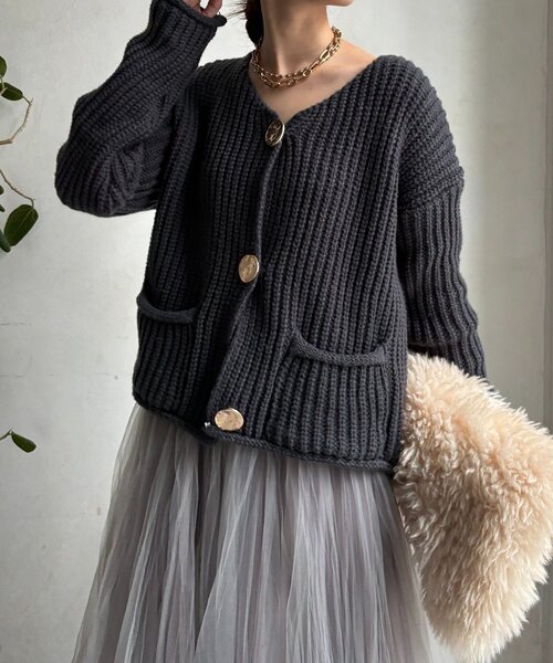 DouDou（ドゥドゥ）の「メタルビッグボタンローゲージカーディガン（カーディガン/ボレロ・レディース・チャコールグレー/レッド/オフホワイト・FREE）」の20枚目の写真