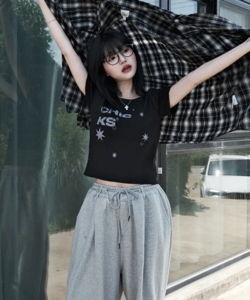 CHICKS（チックス）の「アンバランスティラ スリムフィット 半袖Tシャツ ブラック（Tシャツ/カットソー・レディース・ブラック・FREE）」の5枚目の写真