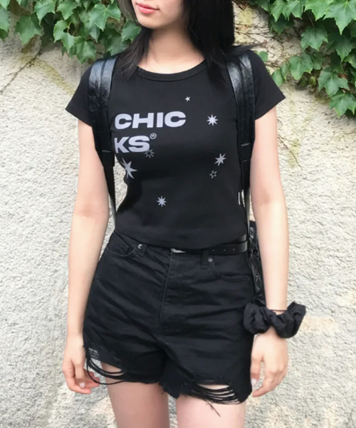 CHICKS（チックス）の「アンバランスティラ スリムフィット 半袖Tシャツ ブラック（Tシャツ/カットソー・レディース・ブラック・FREE）」の6枚目の写真