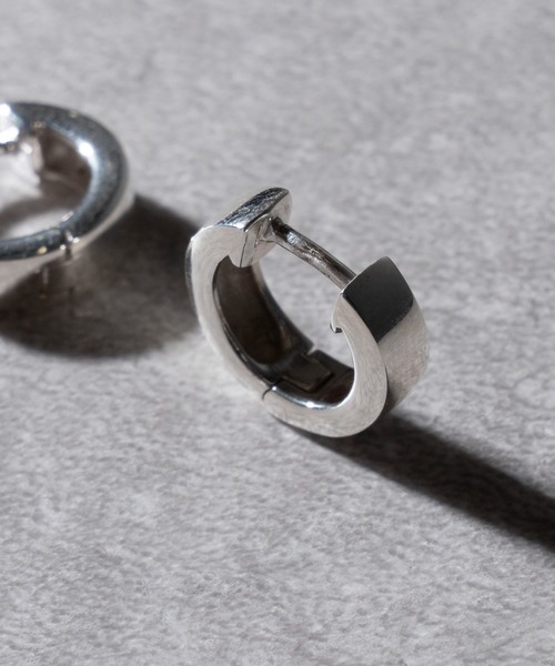 MAISON CLUB（メゾンクラブ）の「【MAISON CLUB】Silver Plane Pierce Silver925 / シルバープレーンピアス シルバー925 KUN（ピアス（片耳用）・メンズ・シルバー・FREE）」の4枚目の写真