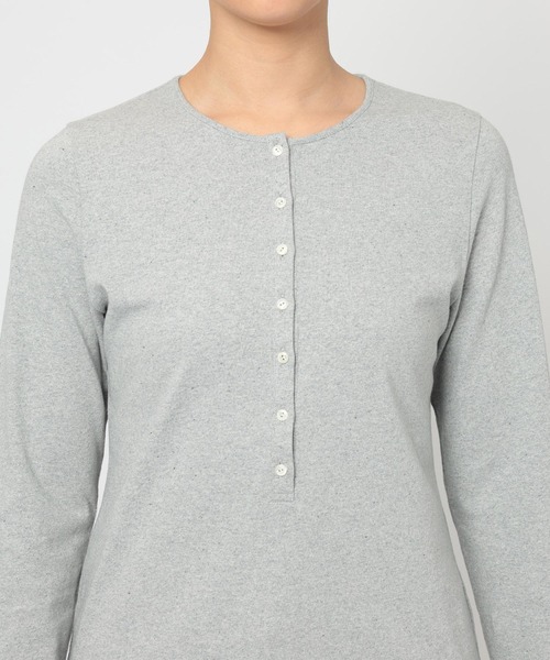 BABYLONE（バビロン）の「デニム天竺ヘンリーネックプルオーバー（Tシャツ/カットソー・レディース・ライトグレー/ネイビー・フリー）」の3枚目の写真