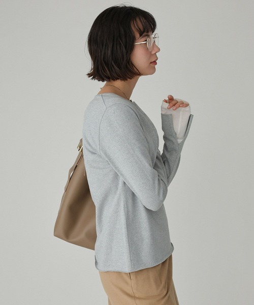 BABYLONE（バビロン）の「デニム天竺ヘンリーネックプルオーバー（Tシャツ/カットソー・レディース・ライトグレー/ネイビー・フリー）」の17枚目の写真