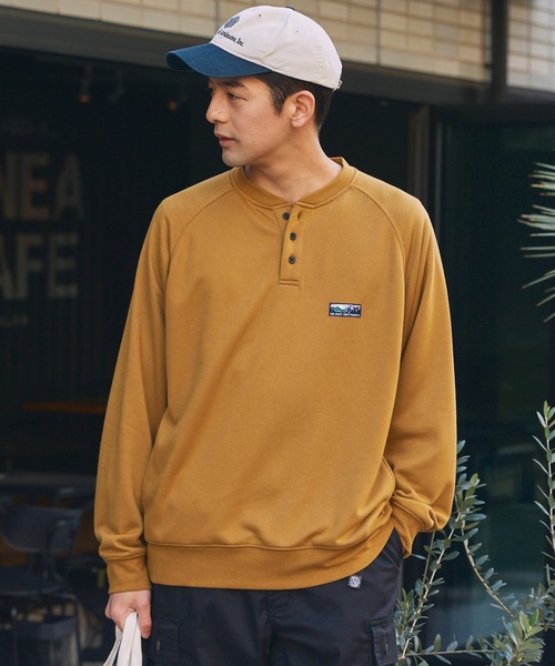 THE CRAFT CREW PRODUCTS（ザクラフトクループロダクツ）の「【UNNOTICEシリーズ】＜セットアップ対応＞ 11ozヘビーウェイト オーバーサイズ ヘンリーネック DRY裏毛 スウェット  /  イージーケア・クイックドライ・UVカット【THE CRAFT CREW PRODUCTS】（スウェット・メンズ・キャメル/ダークグレー/ネイビー/アッシュグレー/ブラック/グレイッシュベージュ/オリーブ系・S/M/L）」の7枚目の写真