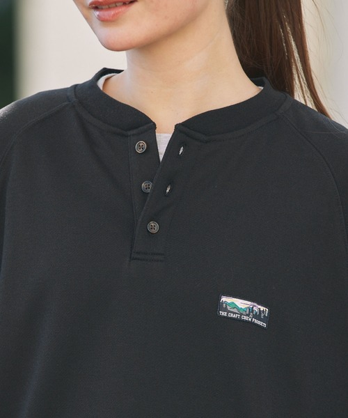 THE CRAFT CREW PRODUCTS（ザクラフトクループロダクツ）の「【UNNOTICEシリーズ】＜セットアップ対応＞ 11ozヘビーウェイト オーバーサイズ ヘンリーネック DRY裏毛 スウェット  /  イージーケア・クイックドライ・UVカット【THE CRAFT CREW PRODUCTS】（スウェット・メンズ・キャメル/ダークグレー/ネイビー/アッシュグレー/ブラック/グレイッシュベージュ/オリーブ系・S/M/L）」の14枚目の写真