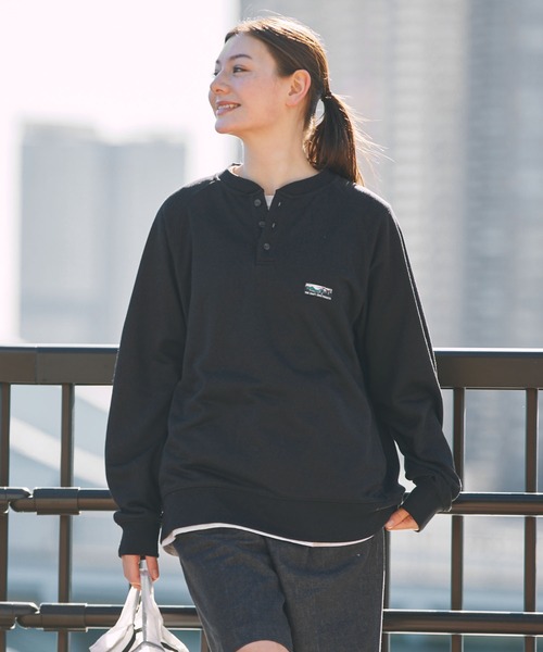 THE CRAFT CREW PRODUCTS（ザクラフトクループロダクツ）の「【UNNOTICEシリーズ】＜セットアップ対応＞ 11ozヘビーウェイト オーバーサイズ ヘンリーネック DRY裏毛 スウェット  /  イージーケア・クイックドライ・UVカット【THE CRAFT CREW PRODUCTS】（スウェット・メンズ・キャメル/ダークグレー/ネイビー/アッシュグレー/ブラック/グレイッシュベージュ/オリーブ系・S/M/L）」の21枚目の写真