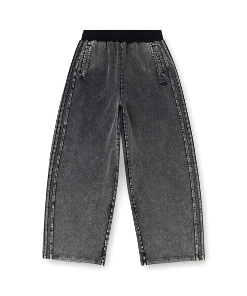 DIESEL(ディーゼル)の「ウィメンズ パンツ P-ZENIA-S1(スウェットパンツ・レディース・ブラック系その他・LARGE/SMALL/MEDIUM/XX-SMALL/X-SMALL)」の5枚目の写真