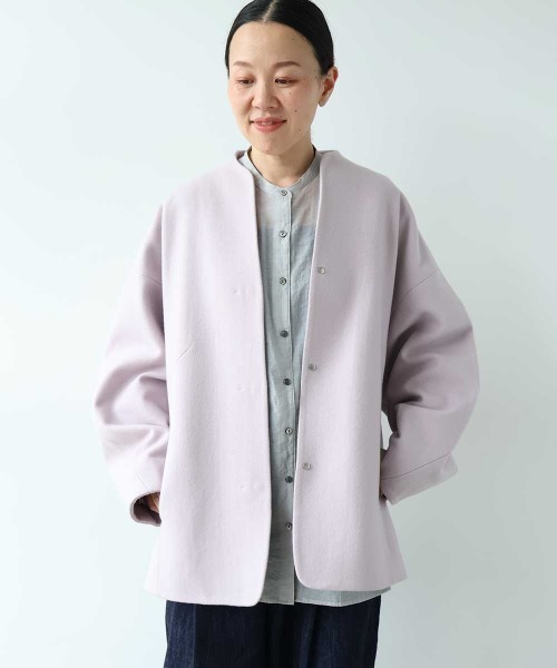 yuni(ユニ )の「△ウールsuper100 middle length cocoonコート(ノーカラーコート・レディース・アイボリー/パープル/ブラック・FREE)」の3枚目の写真