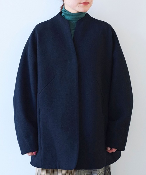 yuni(ユニ )の「△ウールsuper100 middle length cocoonコート(ノーカラーコート・レディース・アイボリー/パープル/ブラック・FREE)」の4枚目の写真