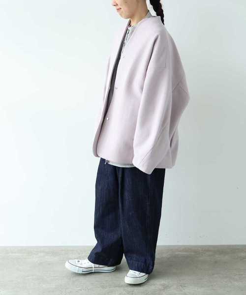 yuni(ユニ )の「△ウールsuper100 middle length cocoonコート(ノーカラーコート・レディース・アイボリー/パープル/ブラック・FREE)」の20枚目の写真
