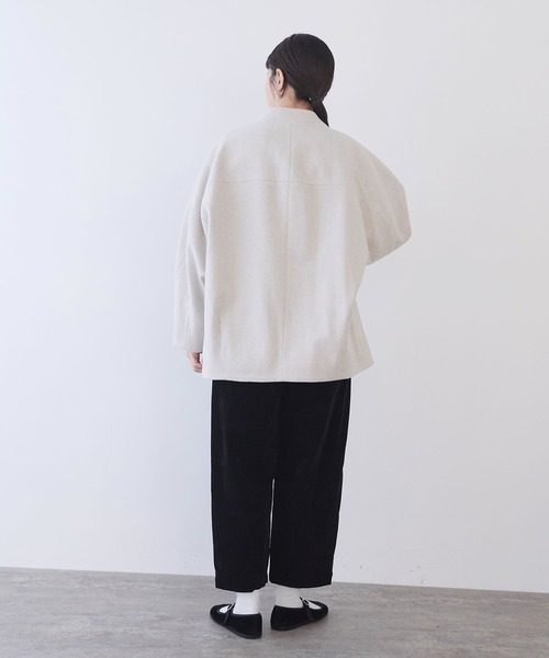 yuni(ユニ )の「△ウールsuper100 middle length cocoonコート(ノーカラーコート・レディース・アイボリー/パープル/ブラック・FREE)」の16枚目の写真