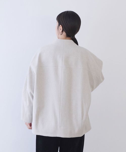 yuni(ユニ )の「△ウールsuper100 middle length cocoonコート(ノーカラーコート・レディース・アイボリー/パープル/ブラック・FREE)」の19枚目の写真