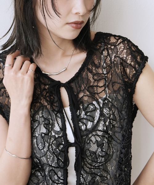 Yeoun(ヨウン)の「前後2WAYレースリボンベスト(ベスト・レディース・ブラック/アイボリー・M)」の5枚目の写真