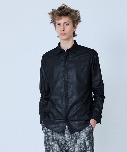 5351 POUR LES HOMMES(ゴーサンゴーイチプールオム)の「【リーフ柄】エンボス 長袖 シャツ(シャツ/ブラウス・メンズ・グレイッシュブルー/ブラック・44/46/48/50)」の1枚目の写真