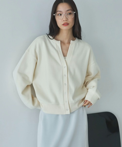 Doux archives（ドゥアルシーヴ）の「ダブルフェイスカットスナップカーディガン（カーディガン/ボレロ・レディース・ブラック/アイボリー/ブルー・FREE）」の2枚目の写真