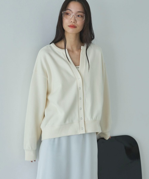 Doux archives（ドゥアルシーヴ）の「ダブルフェイスカットスナップカーディガン（カーディガン/ボレロ・レディース・ブラック/アイボリー/ブルー・FREE）」の18枚目の写真