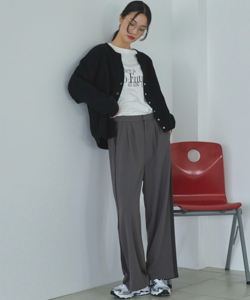 Doux archives（ドゥアルシーヴ）の「ダブルフェイスカットスナップカーディガン（カーディガン/ボレロ・レディース・ブラック/アイボリー/ブルー・FREE）」の21枚目の写真