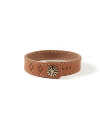 karactor（カラクト）の「Leather bangle / Vegetable orange（ブレスレット）」