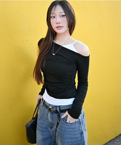 KATRINA K(カトリーナケイ)の「切り替えレイヤードシャーリングオフショルダーTシャツ-2カラー(Tシャツ/カットソー・レディース・その他・FREE)」の18枚目の写真
