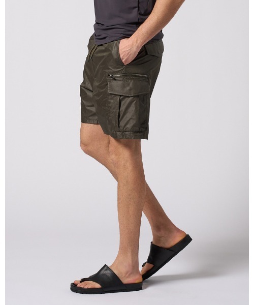 wjk(ダヴルジェイケイ)の「solid cargo shorts(その他パンツ・メンズ・ブラック/カーキ・SMALL/MEDIUM/LARGE/X-LARGE)」の4枚目の写真