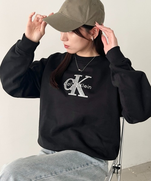 Calvin Klein（カルバン・クライン）の「Calvin Klein(カルバン・クライン)/CK メタリック モノロゴ クルーネック スウェット プルオーバー/LS FOIL MONOLOGO FRENCH TERRY SWEATSHIRT（スウェット・レディース・ワインレッド/ブラック/グレー・M/S/XS/XL/L）」の8枚目の写真