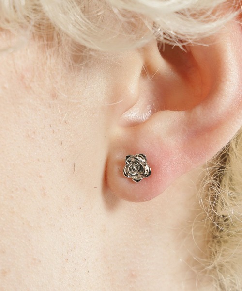 HARE（ハレ）の「【MADE IN JAPAN】GRACE ROSEピアス(HARE)（ピアス（片耳用）・メンズ・ブラック/シルバー・FREE）」の2枚目の写真