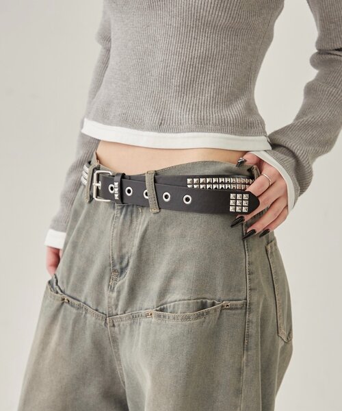 WHO'S WHO gallery（フーズフーギャラリー）の「スクエアスタッズベルト（ベルト・レディース・ブラック/ブラウン・FREE）」の3枚目の写真