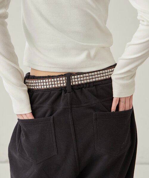 WHO'S WHO gallery（フーズフーギャラリー）の「スクエアスタッズベルト（ベルト・レディース・ブラック/ブラウン・FREE）」の13枚目の写真