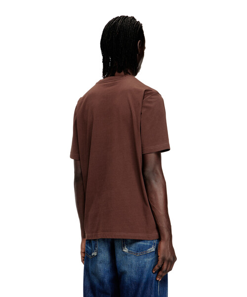 DIESEL(ディーゼル)の「メンズ レギュラーフィットTシャツ T-ADJUST-V5(Tシャツ/カットソー・メンズ・ブラウン/ホワイト・MEDIUM/X-SMALL/SMALL/LARGE/XXX-LARGE/X-LARGE/XX-LARGE)」の7枚目の写真