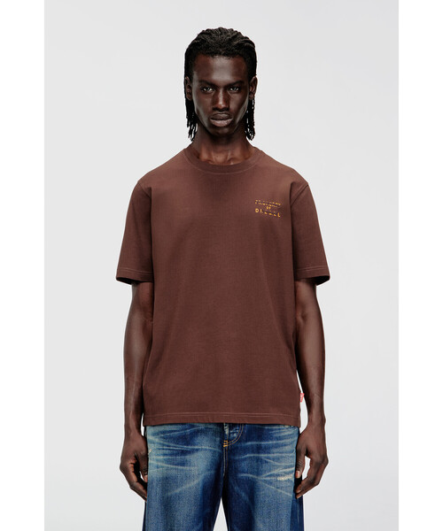 DIESEL(ディーゼル)の「メンズ Tシャツ T-ADJUST-V5(Tシャツ/カットソー・メンズ・ブラウン/ホワイト・MEDIUM/X-SMALL/SMALL/LARGE/XXX-LARGE/X-LARGE/XX-LARGE)」の4枚目の写真