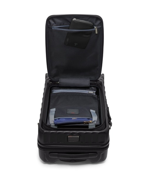 TUMI(トゥミ)の「19 DEGREE フロント・アクセス・エクスパンダブル・キャリーオン スーツケース(機内持ち込みサイズ) 1泊~3泊程度(スーツケース/キャリーバッグ・レディース・ブラック系その他・FREE)」の3枚目の写真