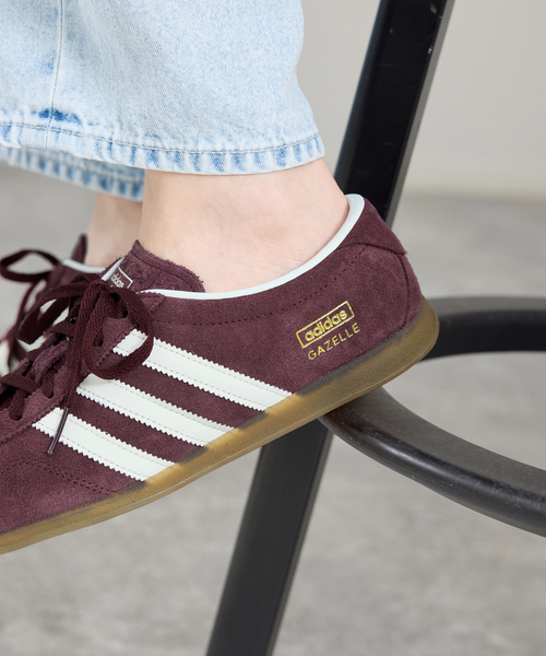 IENA(イエナ)の「adidas originals/アディダス オリジナルス GAZELLE IH6944/IH6940(スニーカー・レディース・ボルドー/レッド・22.5cm/25cm/24.5cm/24cm/23.5cm/23cm)」の16枚目の写真