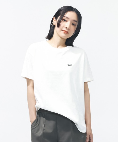 NEW BALANCE(ニューバランス)の「【別注】ニューバランス New Balance シューパッチラウンドヘムTシャツ 限定コラボ(Tシャツ/カットソー・レディース・ブラック/オフホワイト/オリーブ・M/L/XL/S)」の18枚目の写真