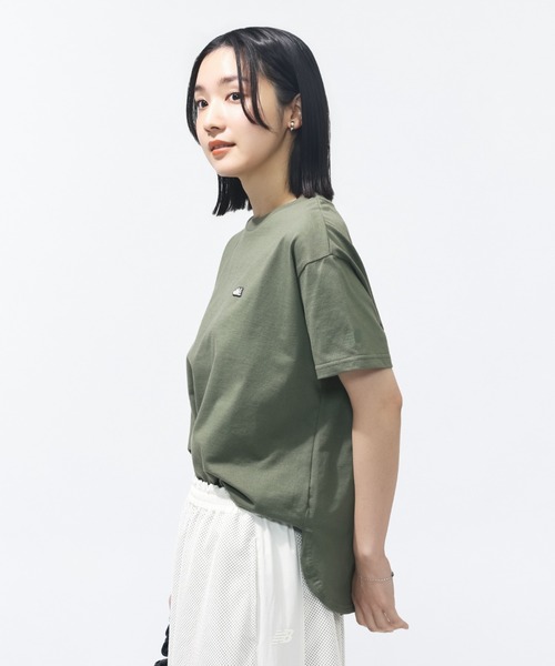 NEW BALANCE(ニューバランス)の「【別注】ニューバランス New Balance シューパッチラウンドヘムTシャツ 限定コラボ(Tシャツ/カットソー・レディース・ブラック/オフホワイト/オリーブ・M/L/XL/S)」の5枚目の写真