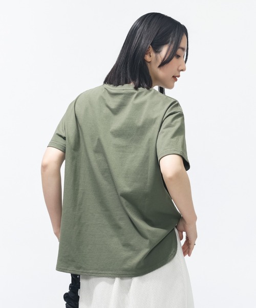 NEW BALANCE(ニューバランス)の「【別注】ニューバランス New Balance シューパッチラウンドヘムTシャツ 限定コラボ(Tシャツ/カットソー・レディース・ブラック/オフホワイト/オリーブ・M/L/XL/S)」の6枚目の写真