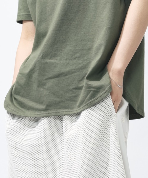 NEW BALANCE(ニューバランス)の「【別注】ニューバランス New Balance シューパッチラウンドヘムTシャツ 限定コラボ(Tシャツ/カットソー・レディース・ブラック/オフホワイト/オリーブ・M/L/XL/S)」の11枚目の写真