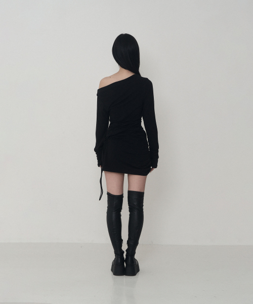 ETRE AU SOMMET(エトレオソメ)の「ピアスドレープセットアップロングスリーブ(ブラック)(Tシャツ/カットソー・レディース・その他・FREE)」の3枚目の写真