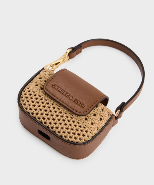 CHARLES & KEITH（チャールズ & キース）の「Ida アイダ ニット マイクロポーチ（ポーチ・レディース・ベージュ・XXS）」の4枚目の写真