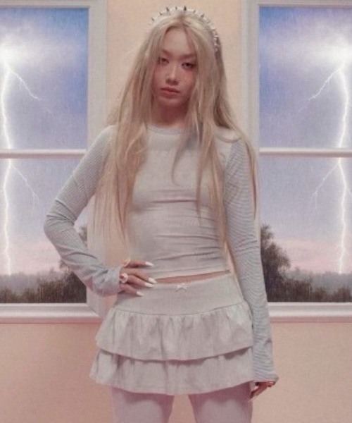 Unopened gift（アンオープンドギフト）の「【Unopened gift】pillow talk tshirt / 【アンオープンドギフト】ロゴハートフィット長袖Tシャツ（Tシャツ/カットソー・レディース・グレー・ONE SIZE）」の4枚目の写真