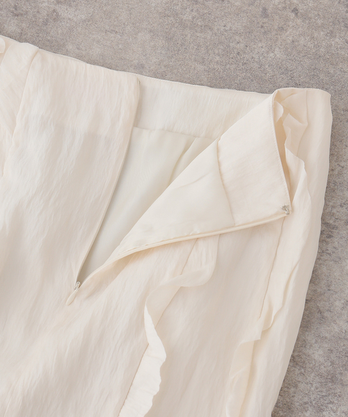 VIVIANO（ヴィヴィアーノ）の「【VIVIANO / ヴィヴィアーノ】 Boudoir Satin Skirt（スカート・レディース・アイボリー・MEDIUM）」の5枚目の写真