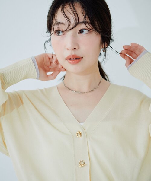 natural couture（ナチュラルクチュール）の「【sherbet line】裾配色ハトメバー釦UVカーディガン（カーディガン/ボレロ・レディース・ブルー/オフホワイト/ブラック/グレイッシュベージュ/ピンク/ライトグレー・FREE）」の9枚目の写真