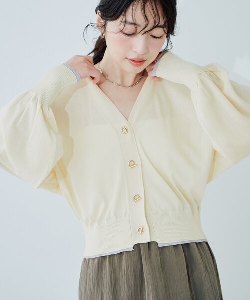 natural couture（ナチュラルクチュール）の「【sherbet line】裾配色ハトメバー釦UVカーディガン（カーディガン/ボレロ・レディース・ブルー/オフホワイト/ブラック/グレイッシュベージュ/ピンク/ライトグレー・FREE）」の10枚目の写真