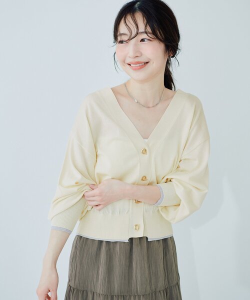 natural couture（ナチュラルクチュール）の「【sherbet line】裾配色ハトメバー釦UVカーディガン（カーディガン/ボレロ・レディース・ブルー/オフホワイト/ブラック/グレイッシュベージュ/ピンク/ライトグレー・FREE）」の11枚目の写真