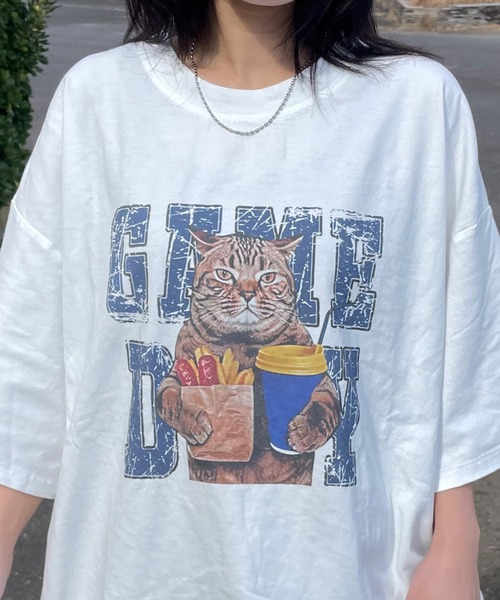 CRB(シーアールビー)の「キャットプリントビッグTシャツ(Tシャツ/カットソー・レディース・ベージュ/チャコール/オフホワイト/ブラウン・F)」の1枚目の写真