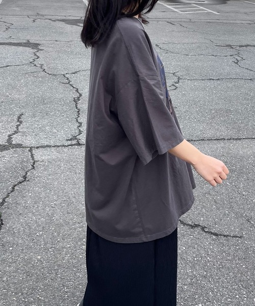 CRB(シーアールビー)の「キャットプリントビッグTシャツ(Tシャツ/カットソー・レディース・ベージュ/チャコール/オフホワイト/ブラウン・F)」の6枚目の写真
