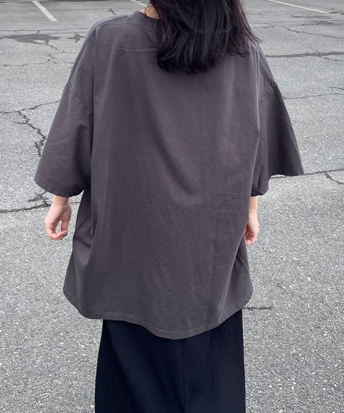 CRB(シーアールビー)の「キャットプリントビッグTシャツ(Tシャツ/カットソー・レディース・ベージュ/チャコール/オフホワイト/ブラウン・F)」の7枚目の写真